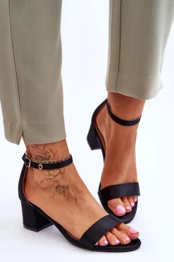 Satynowe Sandały Na Niskim Obcasie Czarne Juliet