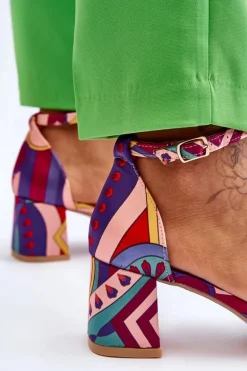 Satynowe Sandały Na Niskim Obcasie We Wzory Fioletowo-Różowe Quincy