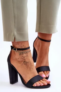Satynowe Sandały Na Obcasie Czarne Linsy