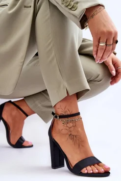 Satynowe Sandały Na Obcasie Czarne Linsy