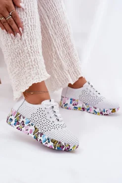 Skórzane Ażurowe Półbuty Damskie Na Koturnie Motyle Artiker 56C1618 Białe