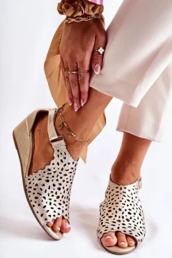 Skórzane Ażurowe Sandały Na Koturnie Złote Sellena