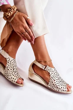 Skórzane Ażurowe Sandały Na Koturnie Złote Sellena