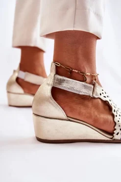 Skórzane Ażurowe Sandały Na Koturnie Złote Sellena