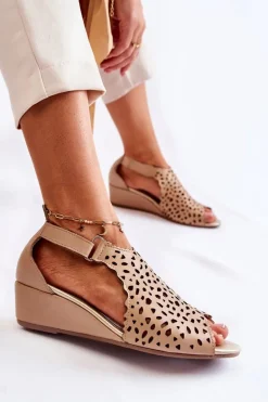 Skórzane Ażurowe Sandały Na Koturnie Beżowe Sellena