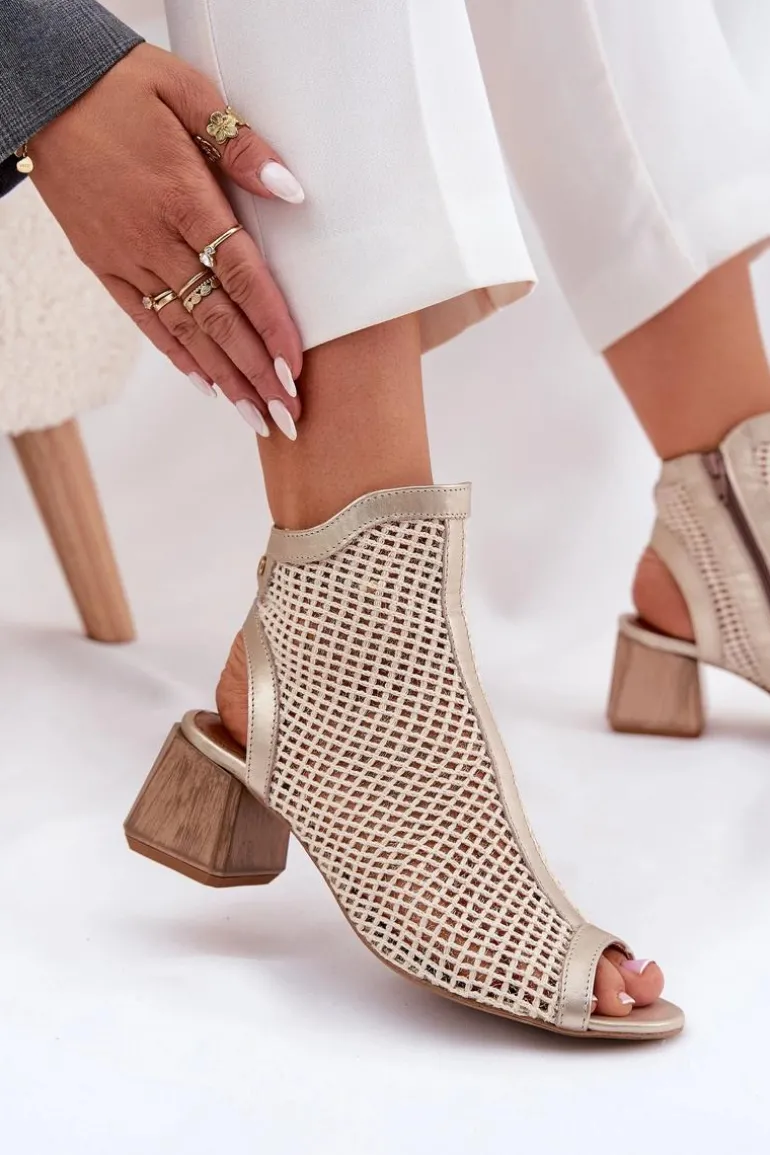 Skórzane Botki Damskie Na Obcasie Z Odkrytą Piętą Maciejka 06899-25 Złoto-Beżowe