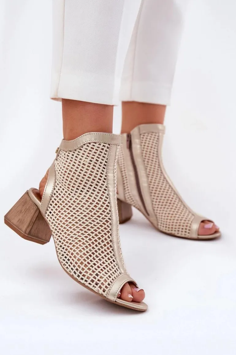 Skórzane Botki Damskie Na Obcasie Z Odkrytą Piętą Maciejka 06899-25 Złoto-Beżowe