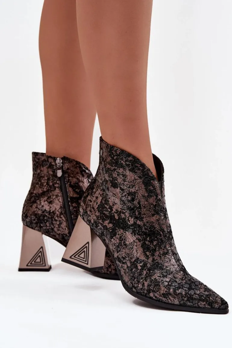 Skórzane Botki Damskie Na Słupku D&A CR52-679 Czarne