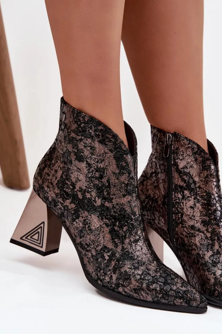 Skórzane Botki Damskie Na Słupku D&A CR52-679 Czarne