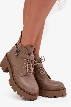 Skórzane Botki Damskie Na Klocku Z Ozdobnym Paskiem Ocieplane Zazoo 60557 Ciemnobeżowe