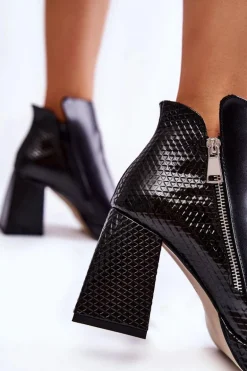 Skórzane Botki Na Obcasie Geometryczny Wzór Czarne Alienore