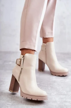 Skórzane Botki Na Obcasie Z Ozdobnym Zamkiem Beżowe Rosita