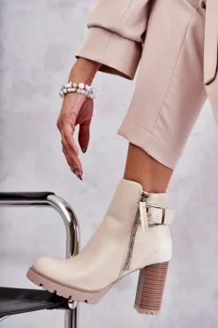 Skórzane Botki Na Obcasie Z Ozdobnym Zamkiem Beżowe Rosita