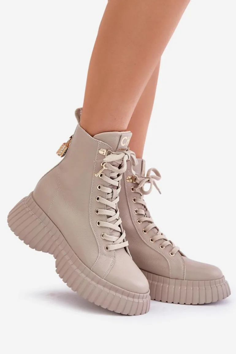 Skórzane Botki Na Platformie Na Zamek Z Ozdobną Kłódką CheBello 4517 Beżowe