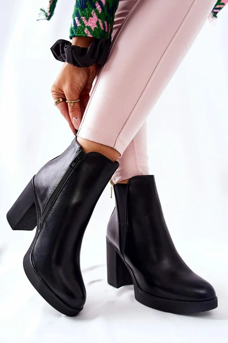 Skórzane Botki Na Słupku Czarne Linari