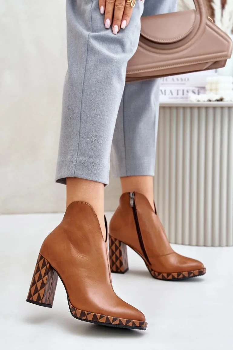 Skórzane Botki Na Słupku Laura Messi 2836 Brązowe