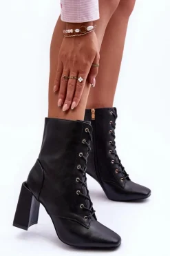 Skórzane Botki Na Słupku Sznurowane Czarne Divani