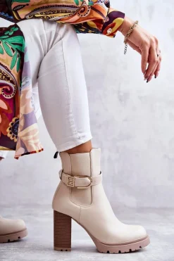 Skórzane Botki Na Słupku Z Ozdobnym Paskiem Beżowe Maresol
