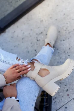 Skórzane Botki Wycięcie Pasek Beżowe Rosanne