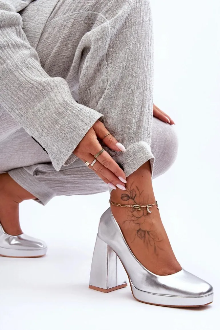 Skórzane Czółenka Na Masywnym Obcasie Srebrne Rosalia