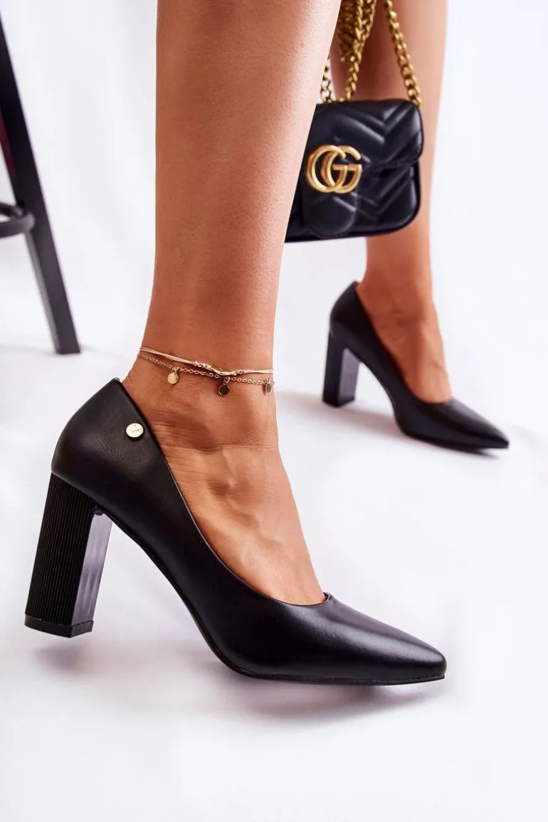 Skórzane Czółenka Na Słupku W Szpic Czarne Larea