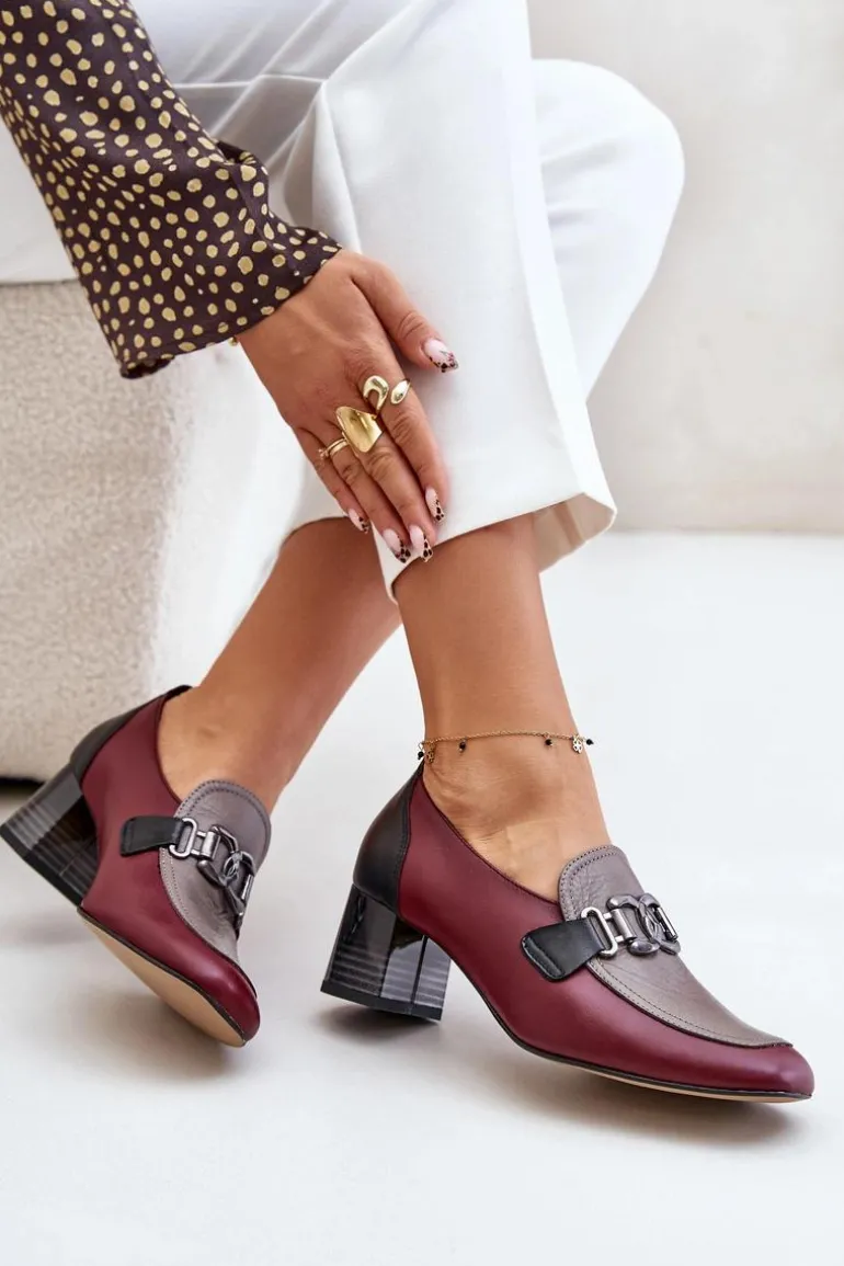 Skórzane Czółenka Na Słupku Ze Złotą Ozdobą Laura Messi 2861 Bordowe