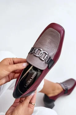 Skórzane Czółenka Na Słupku Ze Złotą Ozdobą Laura Messi 2861 Bordowe