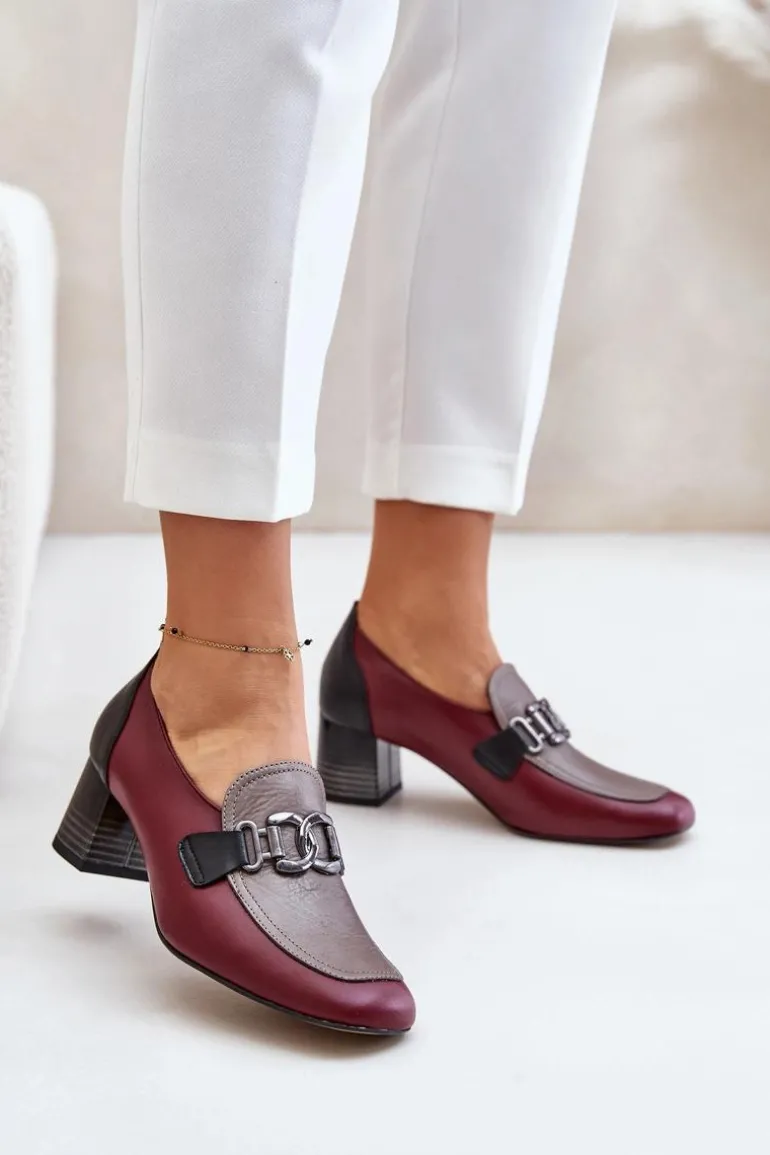 Skórzane Czółenka Na Słupku Ze Złotą Ozdobą Laura Messi 2861 Bordowe