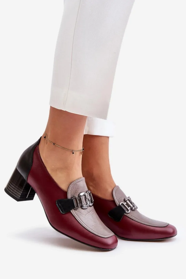 Skórzane Czółenka Na Słupku Ze Złotą Ozdobą Laura Messi 2861 Bordowe