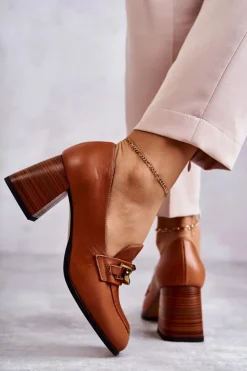 Skórzane Czółenka Z Łańcuchem Laura Messi 2514 Camel