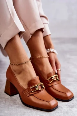 Skórzane Czółenka Z Łańcuchem Laura Messi 2514 Camel