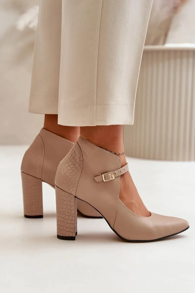 Skórzane Czółenka Z Noskami W Szpic Na Słupku Beżowe Laura Messi 2832