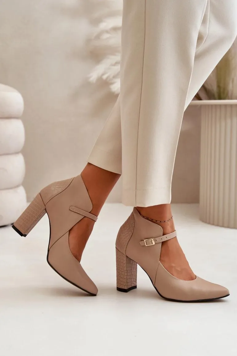 Skórzane Czółenka Z Noskami W Szpic Na Słupku Beżowe Laura Messi 2832