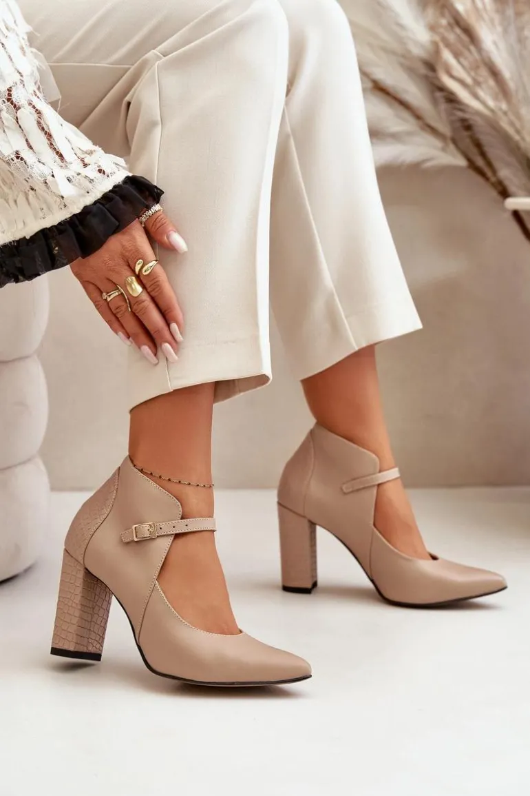 Skórzane Czółenka Z Noskami W Szpic Na Słupku Beżowe Laura Messi 2832