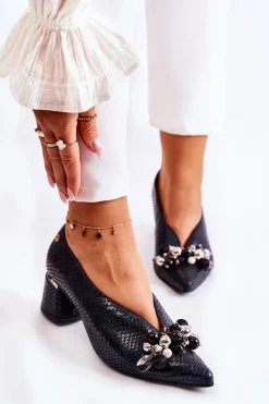 Skórzane Czółenka Z Ozdobą Laura Messi 2487 Czarne