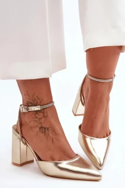 Skórzane Czółenka Z Ozdobnym Paseczkiem Złote Lirosa