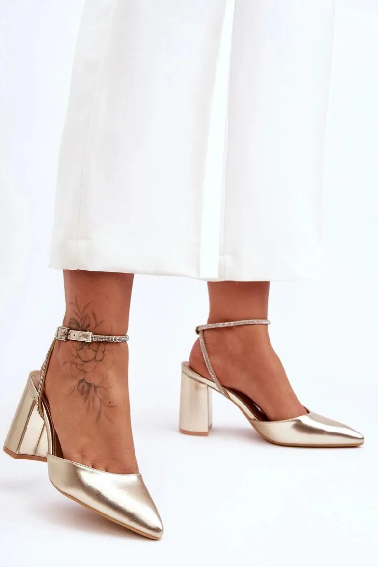 Skórzane Czółenka Z Ozdobnym Paseczkiem Złote Lirosa