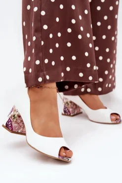 Skórzane Czółenka Z Ozdobnym Obcasem Lewski Shoes 2608/K Białe