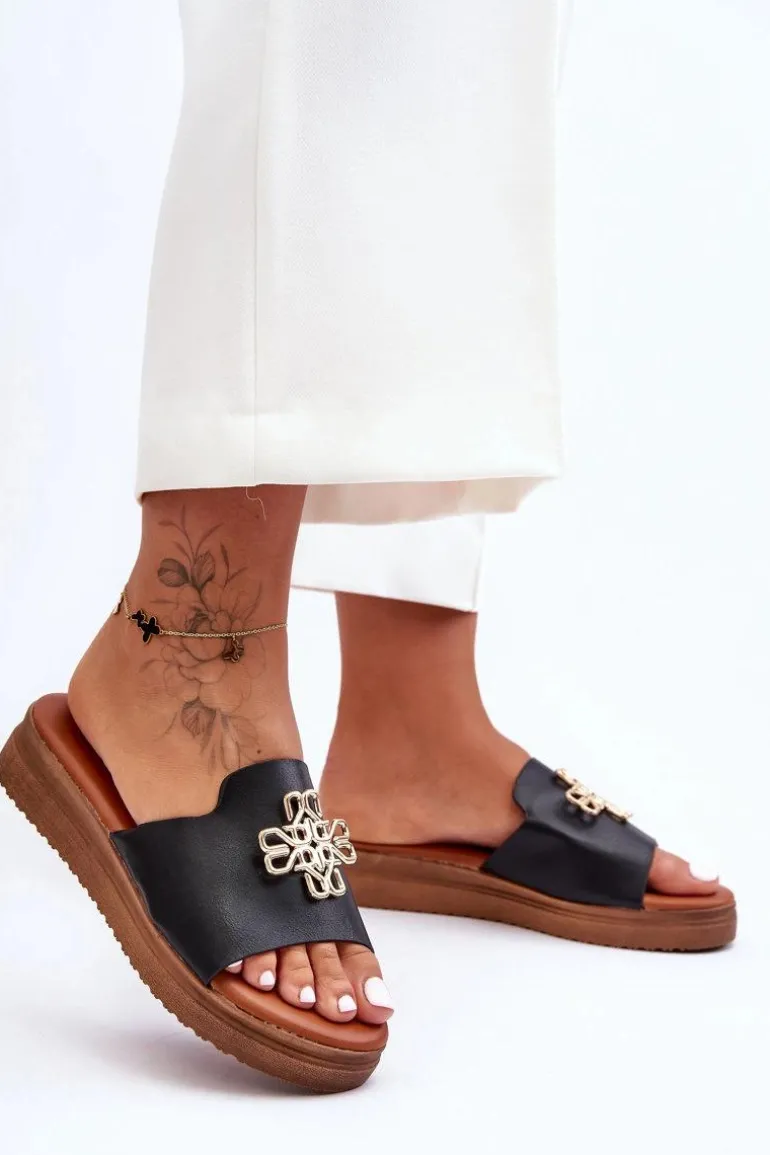 Skórzane Damskie Klapki Na Platformie z Ozdobą Czarne Azera