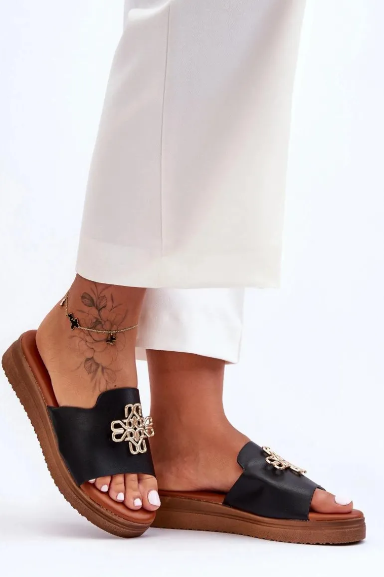 Skórzane Damskie Klapki Na Platformie z Ozdobą Czarne Azera