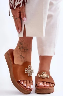 Skórzane Damskie Klapki Na Platformie z Ozdobą Brązowe Azera