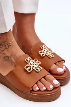 Skórzane Damskie Klapki Na Platformie z Ozdobą Brązowe Azera