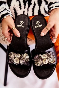 Skórzane Damskie Klapki Z Ozdobą Nicole 2726 Czarne