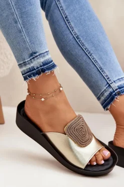 Skórzane Damskie Klapki Z Ozdobą KV51-028 Złote