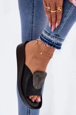 Skórzane Damskie Klapki Z Ozdobą KV51-028 Czarne