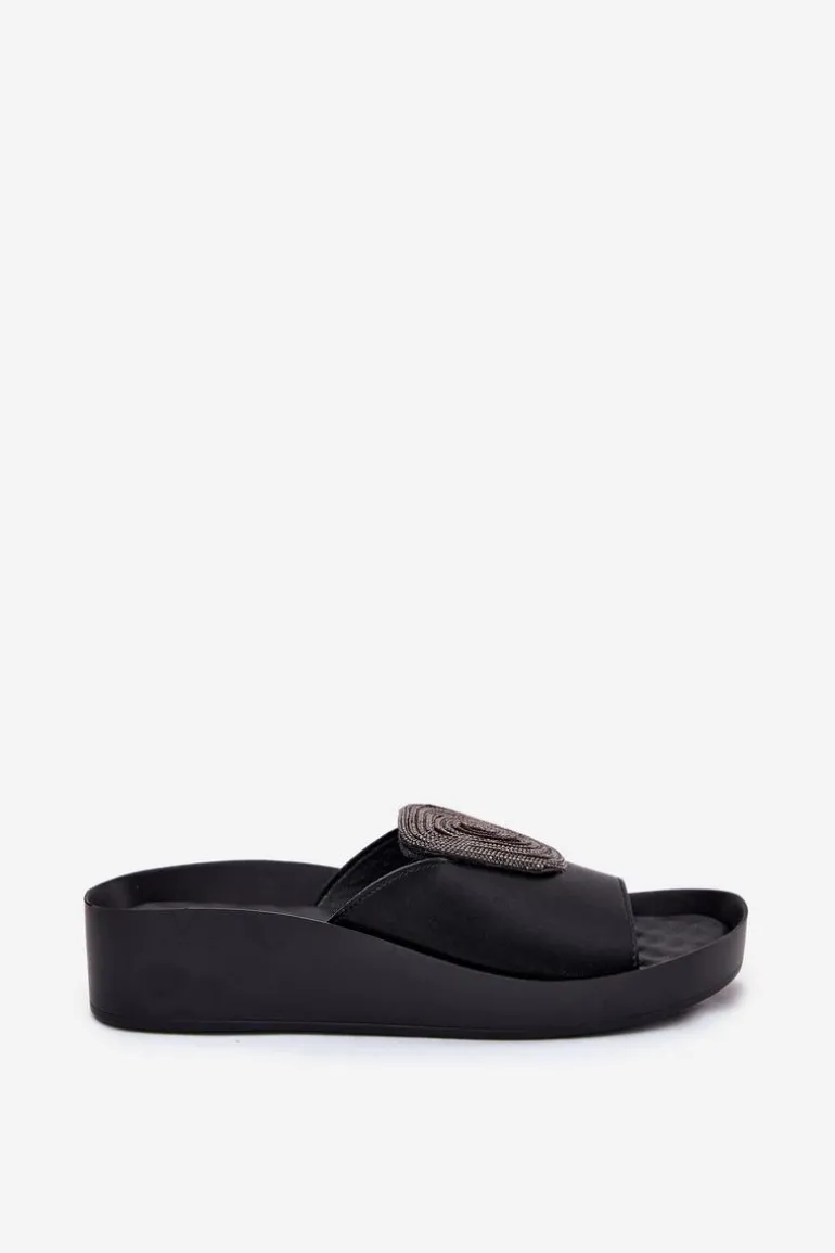 Skórzane Damskie Klapki Z Ozdobą KV51-028 Czarne