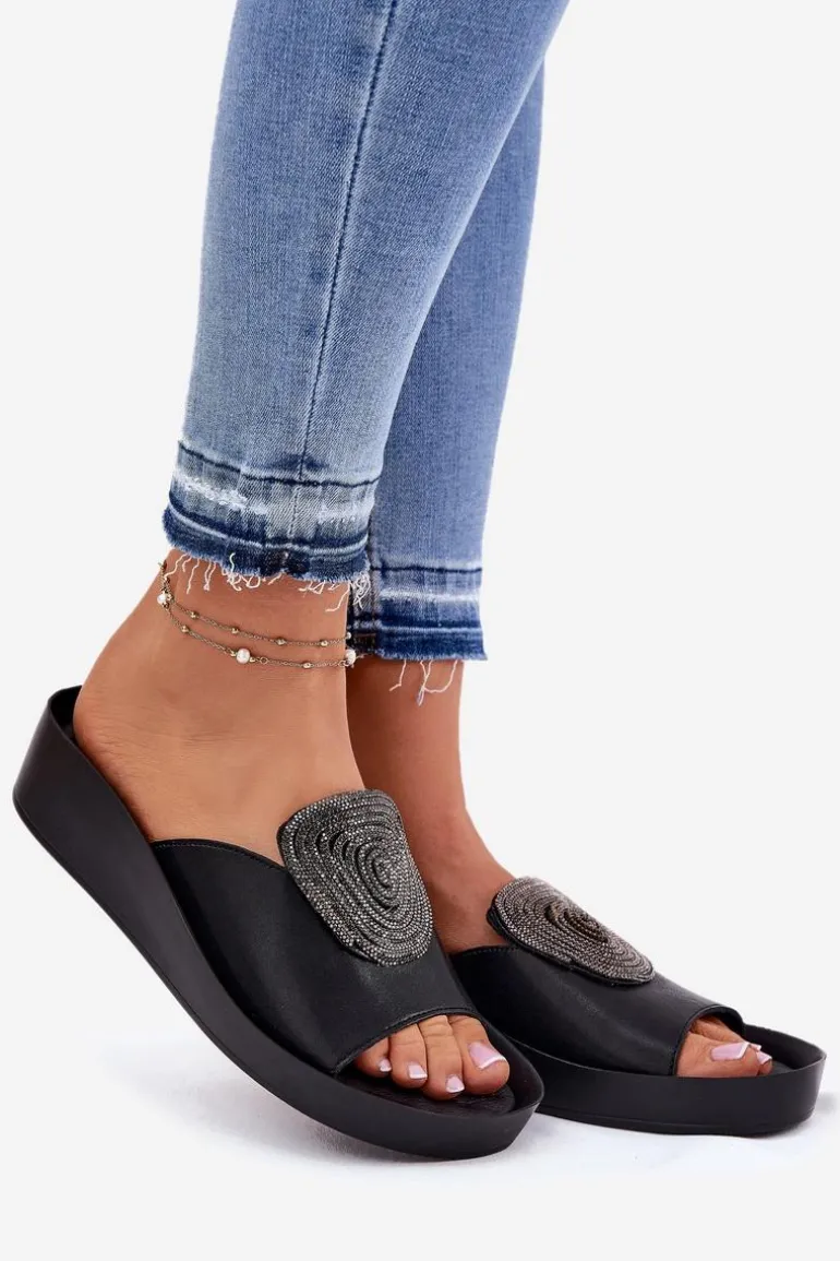 Skórzane Damskie Klapki Z Ozdobą KV51-028 Czarne