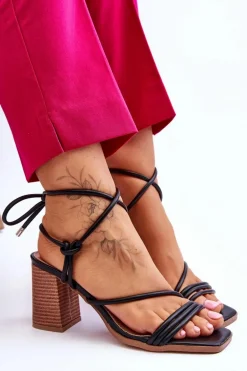 Skórzane Damskie Sandały Na Słupku Czarne Seyna