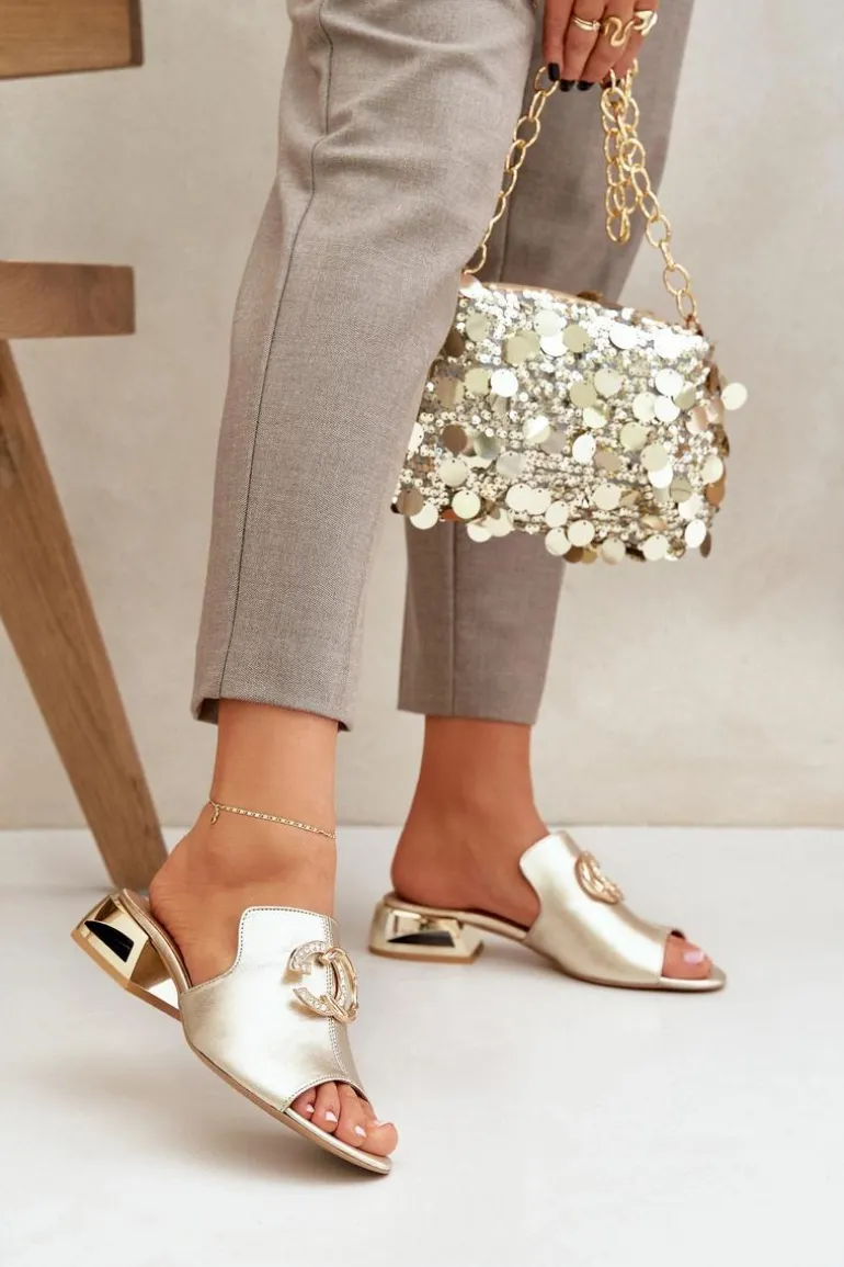 Skórzane Eleganckie Klapki Damskie Na Niskim Obcasie Laura Messi 2874 Złote