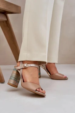 Skórzane Eleganckie Sandały Na Słupku Laura Messi 2136 Ciemnobeżowe